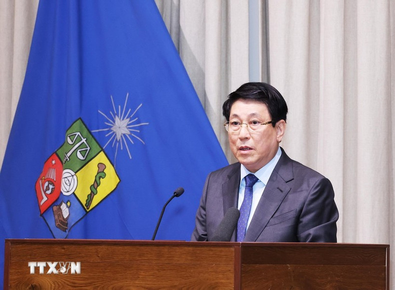 Luong Cuong interviene en el evento. Luong Cuong interviene en el evento.