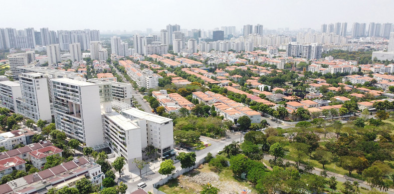 Conjunto de villas, casas adosadas y edificios en el área de Canh Doi - Zona residencial del sur de Saigón.