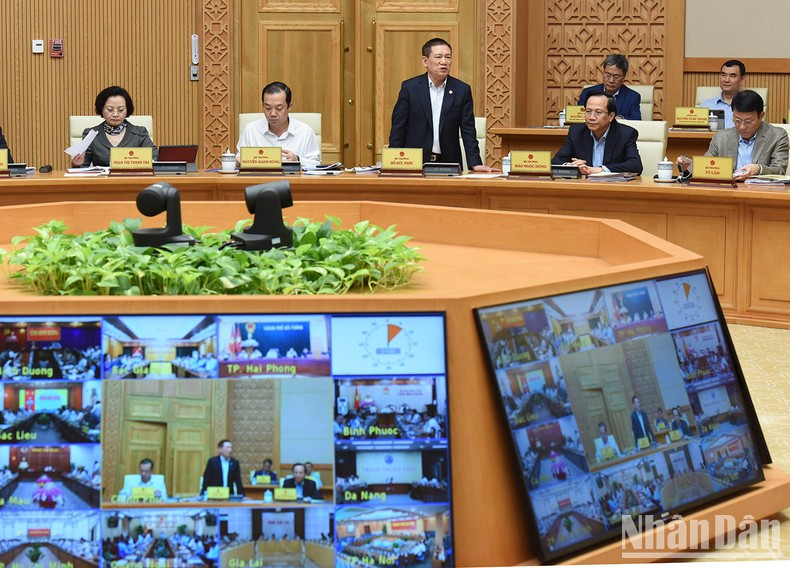 El ministro de Finanzas, Ho Duc Phoc, en la reunión.