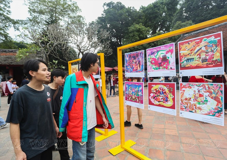 Las obras ilustrativas aportan perspectivas interesantes y divertidas a los espectadores. Las obras ilustrativas aportan perspectivas interesantes y divertidas a los espectadores.