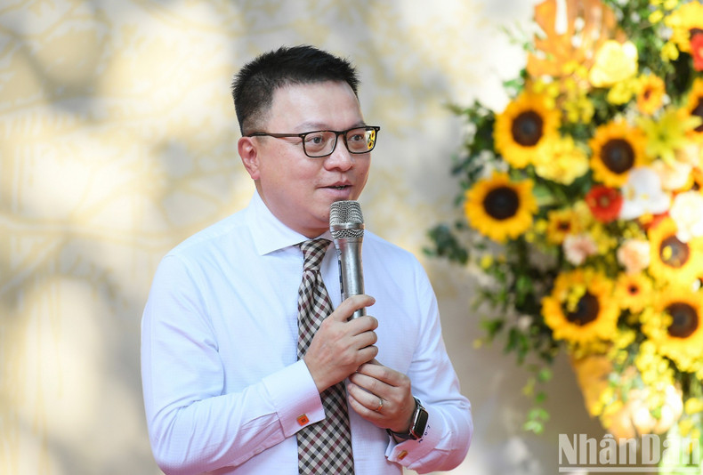 Le Quoc Minh, presidente-editor de Nhan Dan habla en el evento.