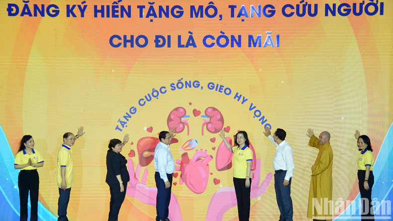 Delegados lanzan el programa.