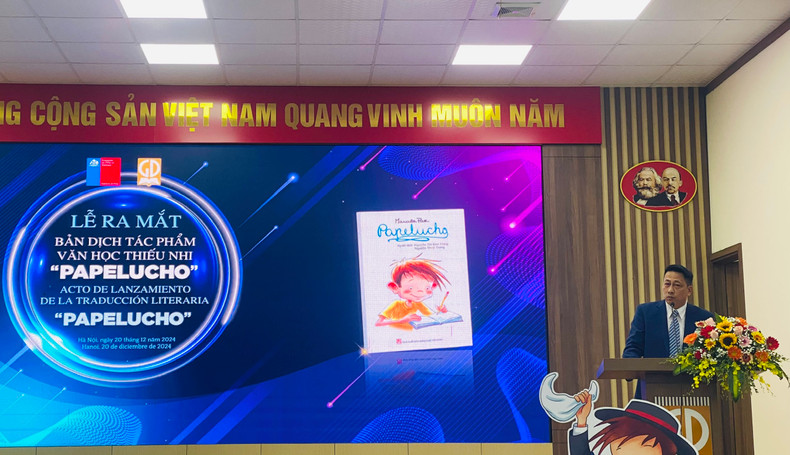 El editor en jefe de la Editorial de Educación de Vietnam, Pham Vinh Thai, habla en el evento. El editor en jefe de la Editorial de Educación de Vietnam, Pham Vinh Thai, habla en el evento.