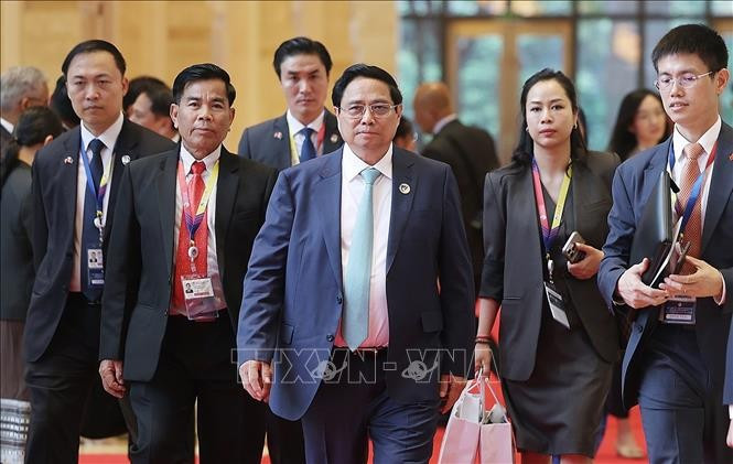 Minh Chinh llega al evento.