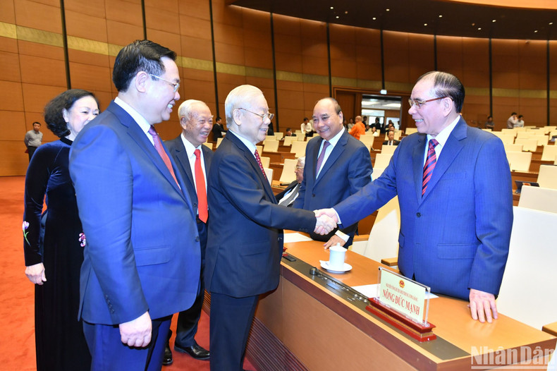 Phu Trong y los dirigentes anteriores del Partido y el Estado. Phu Trong y los dirigentes anteriores del Partido y el Estado.