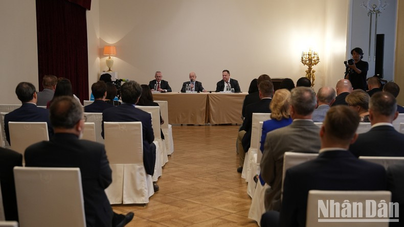 En el lanzamiento del libro.