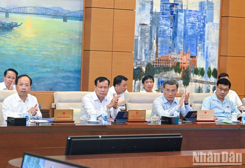 Miembros de la Comisión Permanente de la Asamblea Nacional asistentes a la reunión. Miembros de la Comisión Permanente de la Asamblea Nacional asistentes a la reunión.
