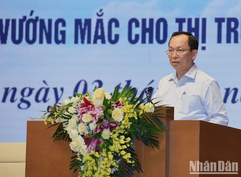 Habla Dao Minh Tu, vicegobernador del Banco Estatal de Vietnam. Habla Dao Minh Tu, vicegobernador del Banco Estatal de Vietnam.