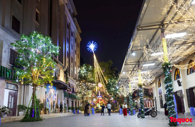 La iglesia parroquial de Thai Ha construida en 1935. La iglesia parroquial de Thai Ha construida en 1935.