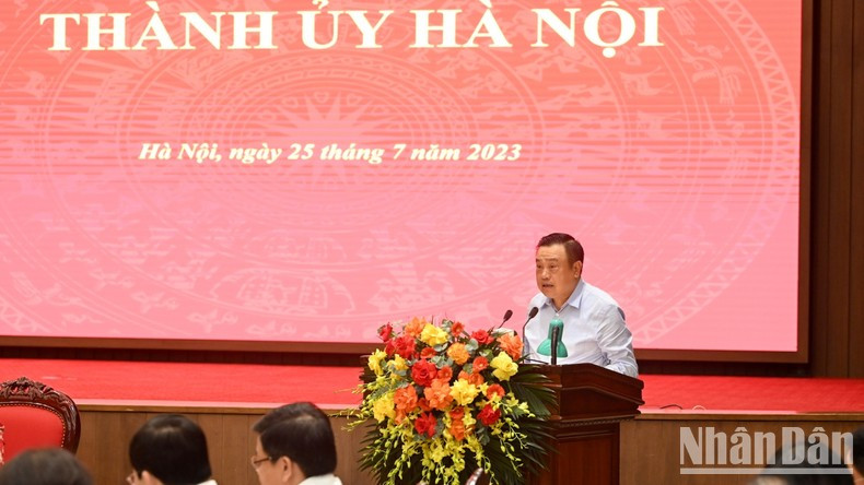 El presidente del Comité Popular de Hanói, Tran Sy Thanh, habla en el evento. El presidente del Comité Popular de Hanói, Tran Sy Thanh, habla en el evento.