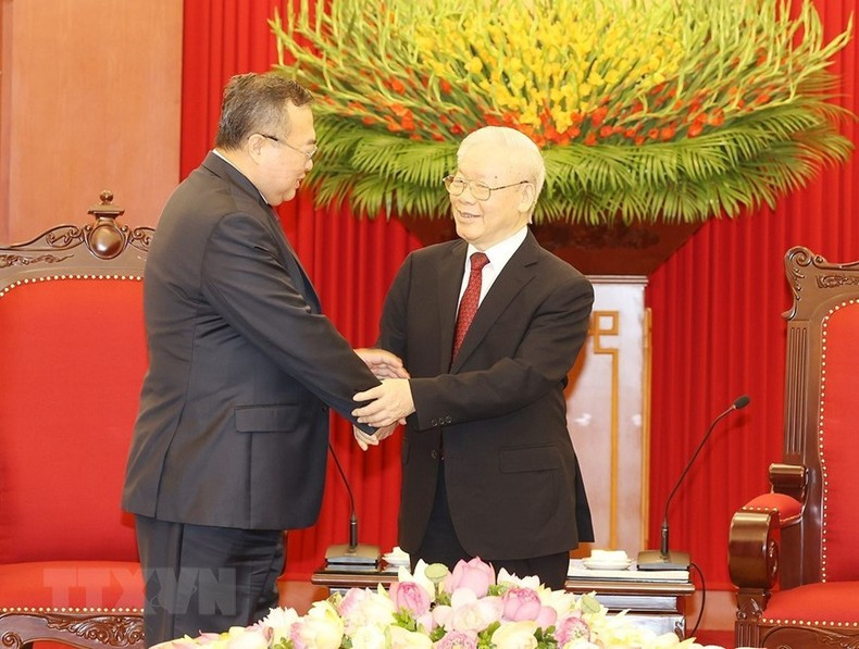 Nguyen Phu Trong y Liu Jianchao en el evento.