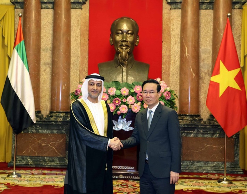 El presidente Vo Van Thuong recibe a Bader Almatrooshi. El presidente Vo Van Thuong recibe a Bader Almatrooshi.