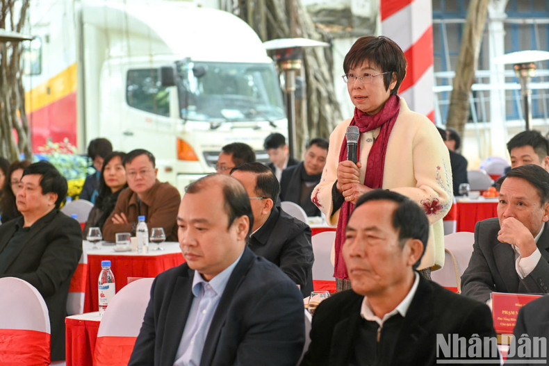 Vu Viet Trang, directora general de la Agencia de Noticias de Vietnam, habla en la conferencia. Vu Viet Trang, directora general de la Agencia de Noticias de Vietnam, habla en la conferencia.