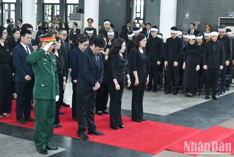 La delegación del periódico Dai Bieu Nhan Dan (Representantes del Pueblo).