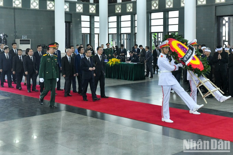 La delegación del Ministerio de la Construcción.