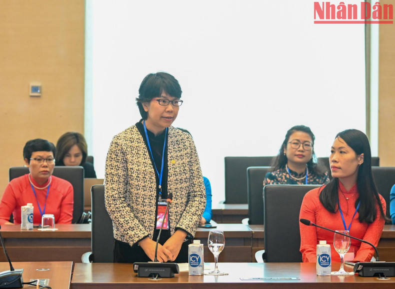 La subdirectora y editora en jefe de la editorial Kim Dong, Vu Thi Quynh Lien habla en el evento. La subdirectora y editora en jefe de la editorial Kim Dong, Vu Thi Quynh Lien habla en el evento.
