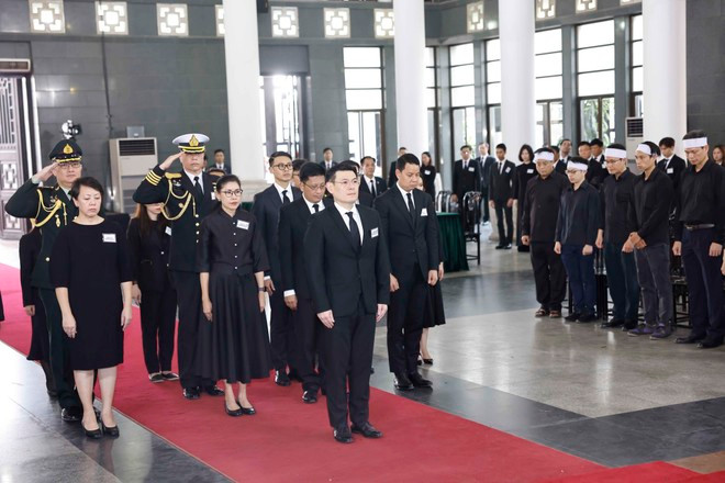 La delegación tailandesa rinde homenaje al secretario general Nguyen Phu Trong (Foto: VNA) La delegación tailandesa rinde homenaje al secretario general Nguyen Phu Trong (Foto: VNA)