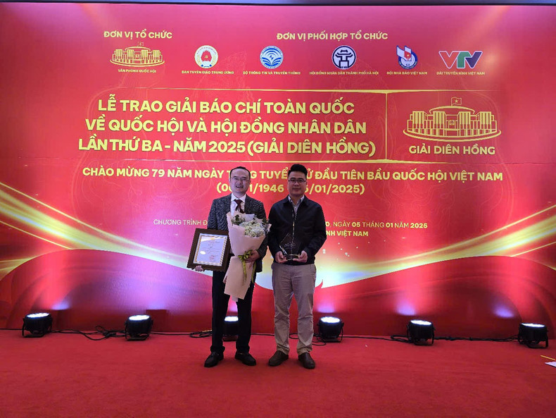 El diario Nhan Dan recibe el premio C.