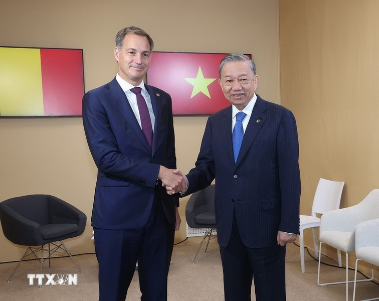 El secretario general del Partido Comunista de Vietnam y presidente de Estado, To Lam, se reúne con el primer ministro belga, Alexander De Croo. (Foto: VNA) El secretario general del Partido Comunista de Vietnam y presidente de Estado, To Lam, se reúne con el primer ministro belga, Alexander De Croo. (Foto: VNA)