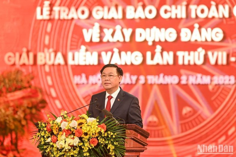 El presidente del Parlamento, Vuong Dinh Hue, interviene en el acto. El presidente del Parlamento, Vuong Dinh Hue, interviene en el acto.