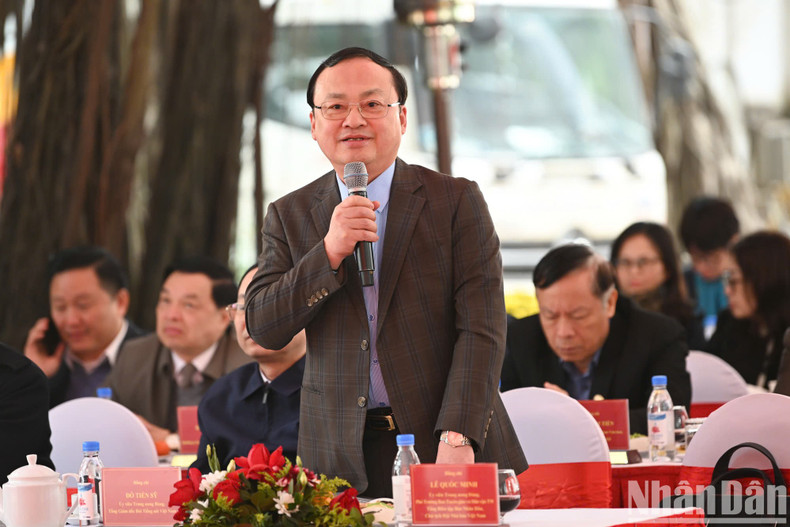 Do Tien Sy, miembro del Comité Central del Partido y director general de la Voz de Vietnam, en el evento. Do Tien Sy, miembro del Comité Central del Partido y director general de la Voz de Vietnam, en el evento.