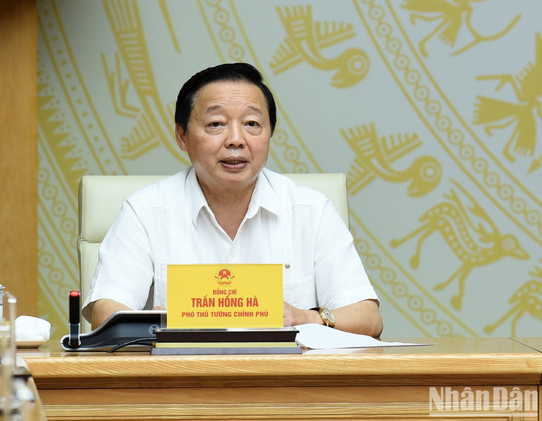El viceprimer ministro Tran Hong Ha interviene en el evento. El viceprimer ministro Tran Hong Ha interviene en el evento.
