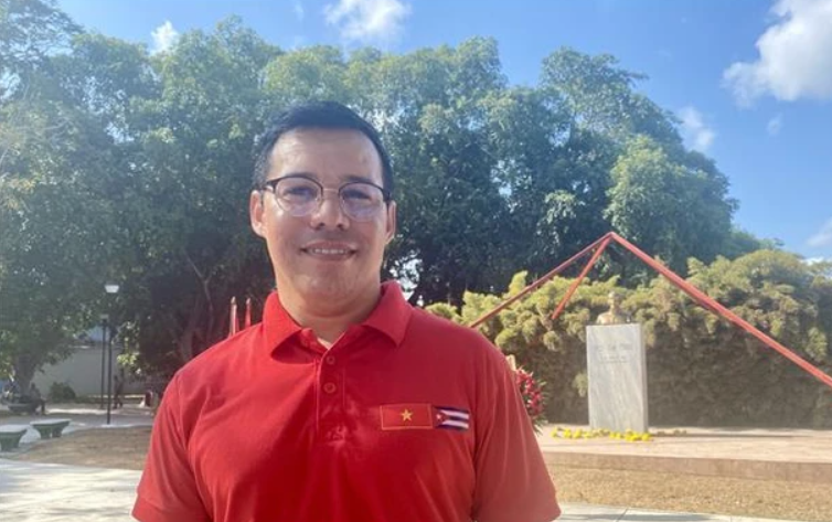 El doctor Ruvislei González Sáez, investigador principal del Centro de Investigaciones de Política Internacional de Cuba (Foto:VNA)