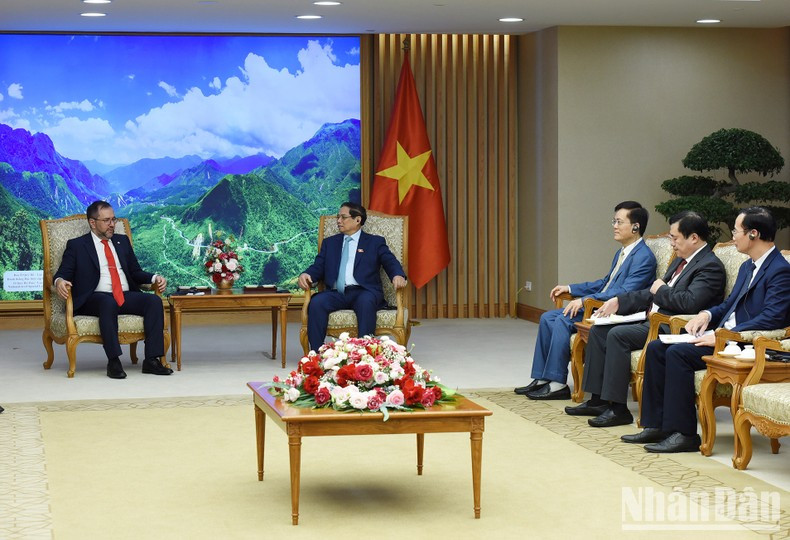 Delegados vietnamitas en la reunión. Delegados vietnamitas en la reunión.