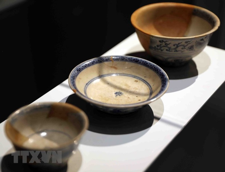 Cuencos y platos utilizados en la dinastía Le so. Cuencos y platos utilizados en la dinastía Le so.