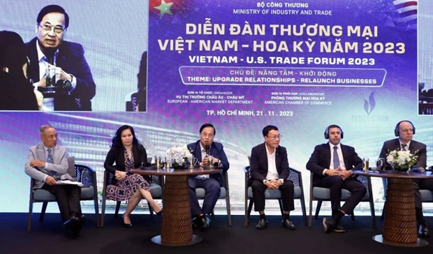 Representantes de empresas comparten oportunidades de cooperación. Representantes de empresas comparten oportunidades de cooperación.