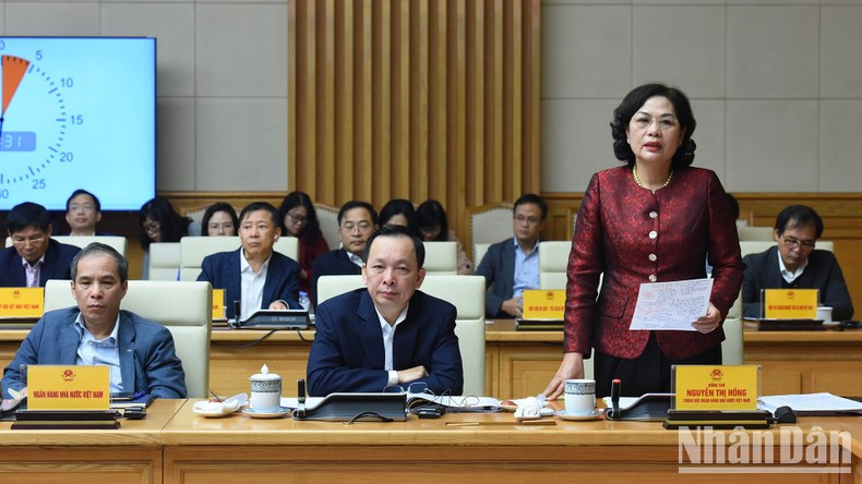 Habla la gobernadora del Banco Estatal de Vietnam, Nguyen Thi Hong.
