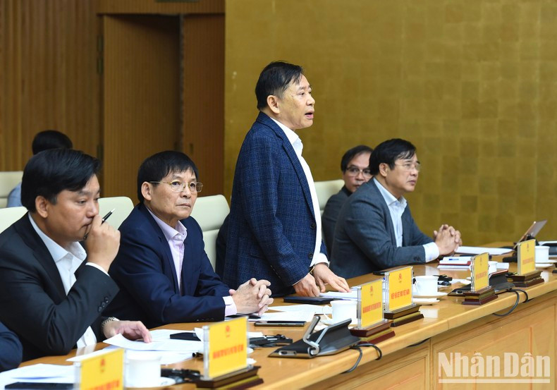 Interviene representante de la Asociación de Agentes Inmobiliarios.