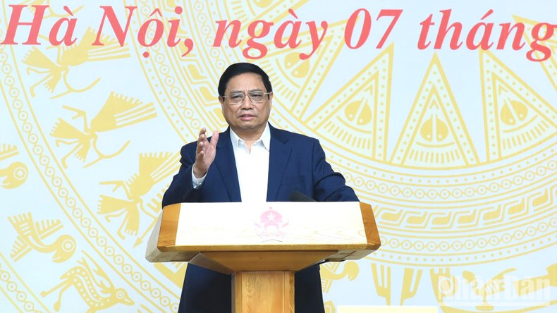 Minh Chinh interviene en la cita.