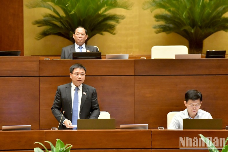 Habla el ministro de Transportes, Nguyen Van Thang.