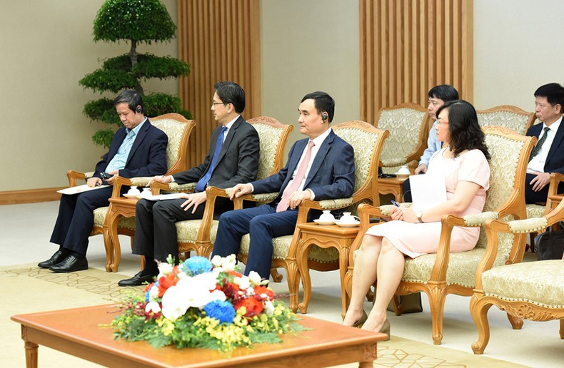 Representantes de los sectores y ministerios vietnamitas. Representantes de los sectores y ministerios vietnamitas.