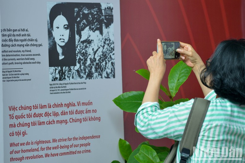 La exposición estará abierta hasta el 15 de agosto en el sitio histórico de la prisión de Hoa Lo.