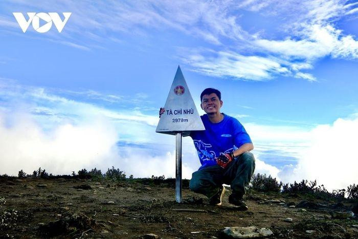 Con una altura de dos mil 979 metros, el pico Ta Chi Nhu se considera un destino fascinante por numerosos aventureros y fotógrafos.