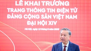 El secretario general del Partido Comunista de Vietnam, To Lam, interviene en la cita. 