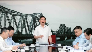 El viceprimer ministro Ho Duc Phoc habla en la reunión. (Fuente: VNA)