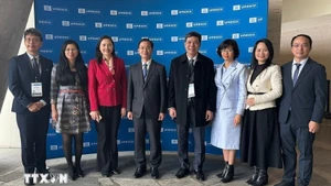 La delegación de Vietnam en la reunión 222 de la Unesco. (Foto: VNA)