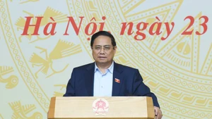 El primer ministro de Vietnam, Pham Minh Chinh, interviene en la reunión. (Fotografía: Nhan Dan)