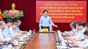 [Foto] Presidente vietnamita se reúne con Comité del Partido en Quang Ninh
