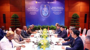 Reunión entre el ministro de Seguridad Pública de Vietnam, general Luong Tam Quang, y el ministro del Interior de Mozambique, Paulo Chachine. (Foto: VNA)