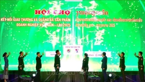 En el acto de inauguración de la feria. (Foto: VNA)