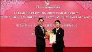 El profesor japonés Natsume Nagato ha sido reelegido como cónsul honorario de Vietnam en la ciudad de Nagoya. (Foto: VNA)