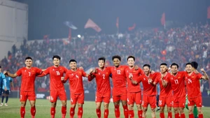 La selección nacional de Vietnam ha escalado tres posiciones hasta el puesto 107 del mundo y el 19 de Asia en la última clasificación de la FIFA. (Foto: VNA)