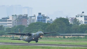 [Foto] Brigada Aérea 918 entrena para desfile del Día Nacional