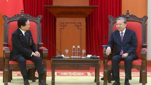 [Foto] Líder partidista de Vietnam recibe a gobernador de prefectura japonesa de Kanagawa