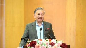 El secretario general del Partido Comunista de Vietnam, To Lam, interviene en la cita. (Foto: Nhan Dan)