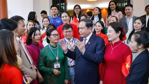 [Foto] Dirigente parlamentario de Vietnam se reúne con connacionales en Malasia